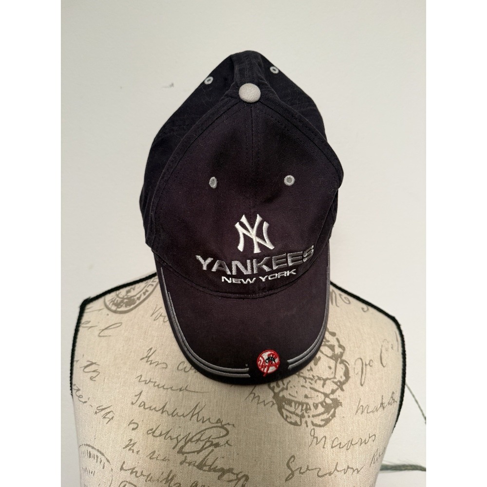 Vintage New‎ York Yankees Baseball Hat Genuine Merchandise MLB